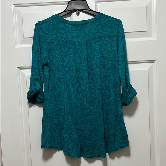 Chris & Carol Round Neck Cuffed Sleeve Tunic - Picture 7 of 11